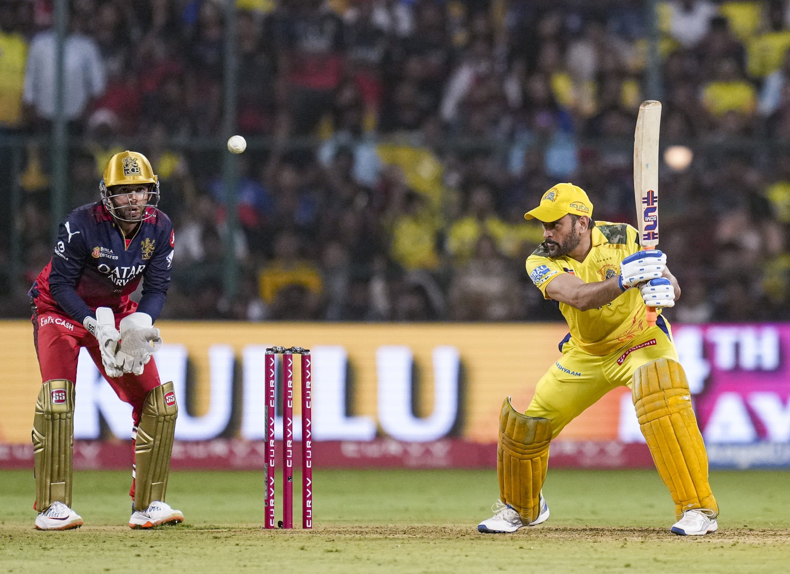 2 रन तो छोड़िए, एक रन से भी CSK को हरा चुकी है आरसीबी, देख लीजिए पूरा हिसाब-किताब