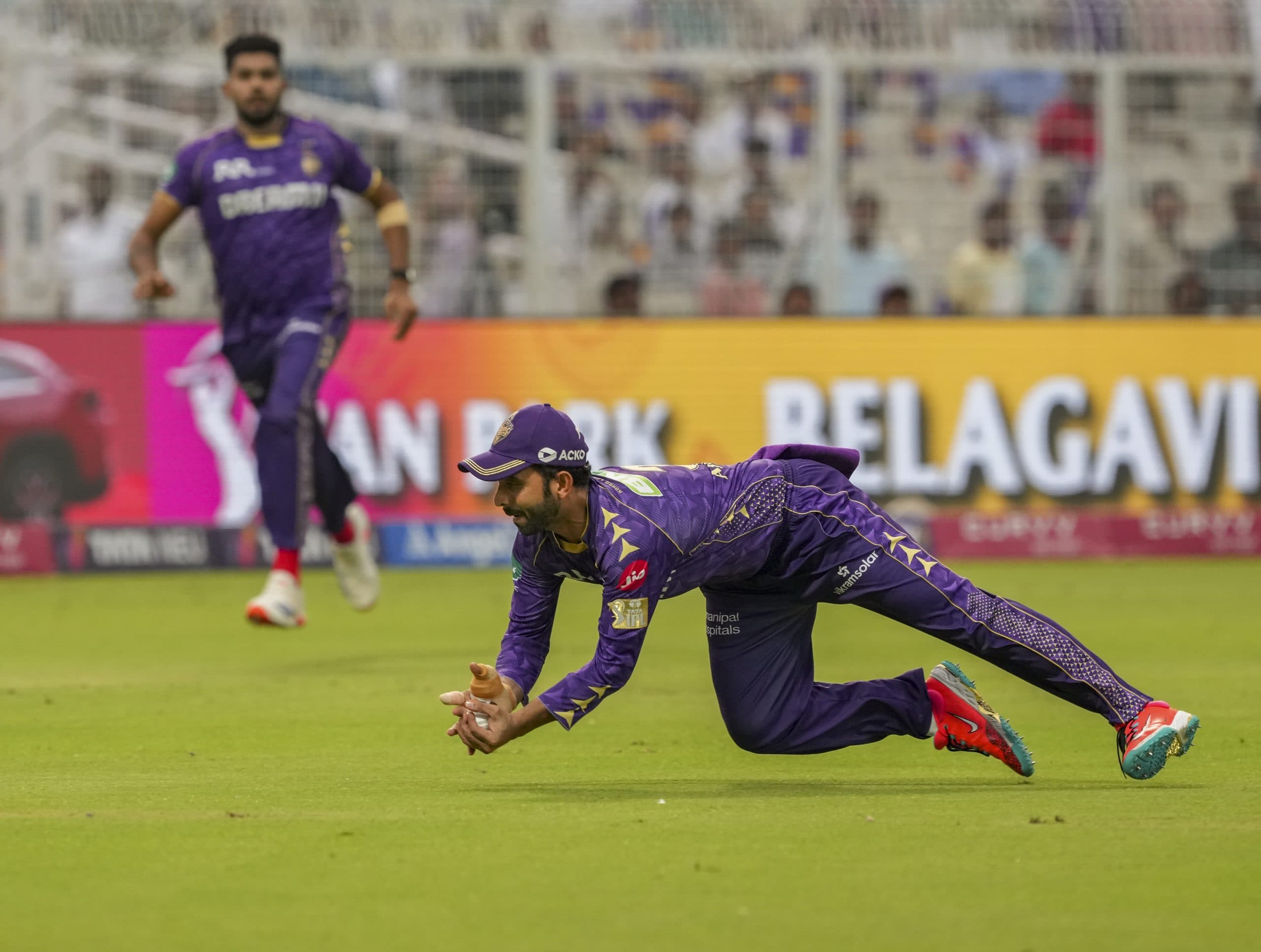 Watch Video: हथेली पर टांका, बंधी थी मोटी पट्टी, फिर भी उल्टा दौड़कर पहला कैच; रहाणे ने वैभव सूर्यवंशी को भेजा बाहर