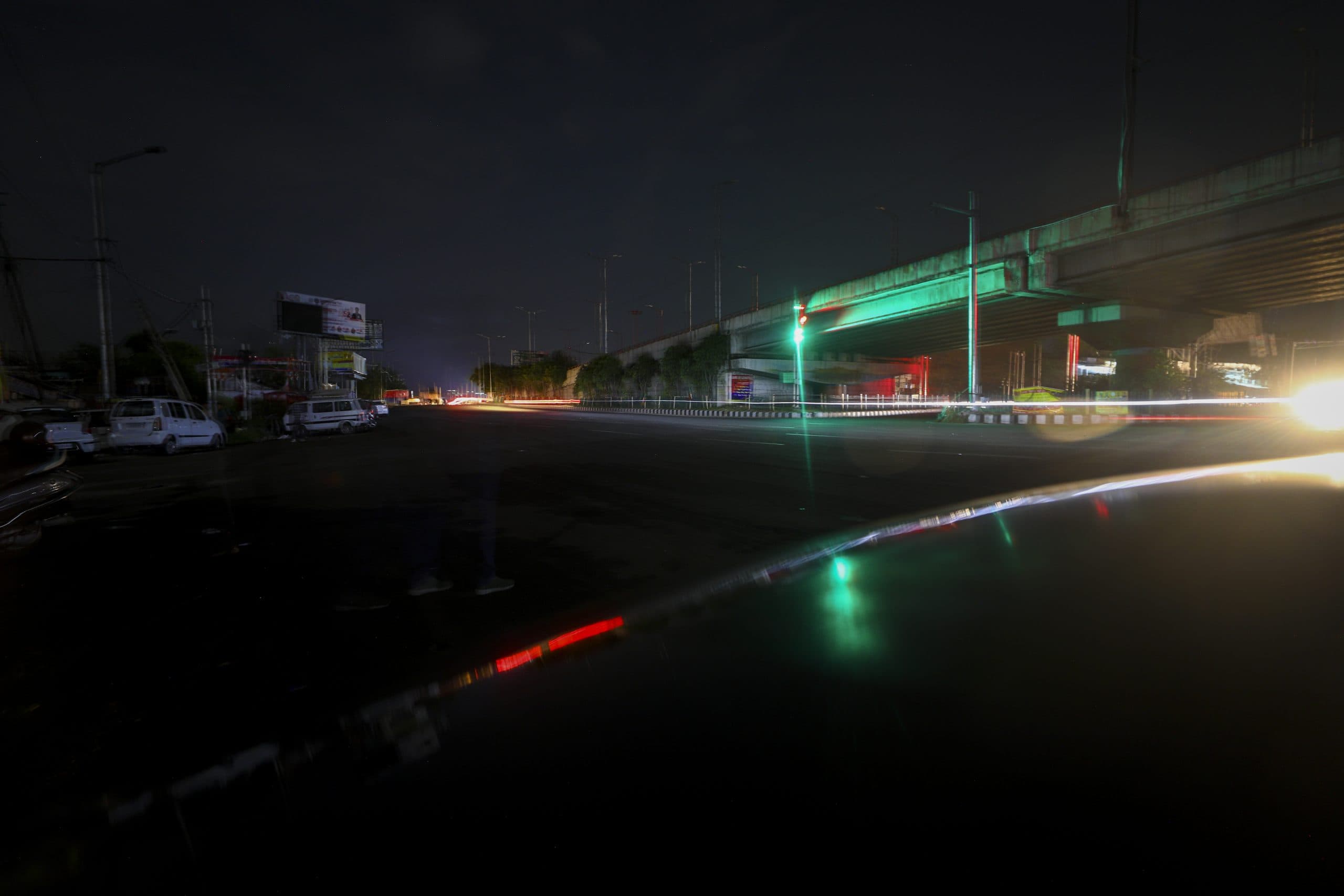 India Pakistan War: दिल्ली में हाई अलर्ट, सरकारी कर्मचारियों की छुट्टियां रद्द, स्कूल बंद