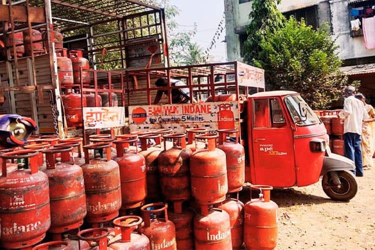 5 मई को रांची, धनबाद, जमशेदपुर समेत झारखंड के 24 जिलों में क्या है एलपीजी सिलेंडर का रेट