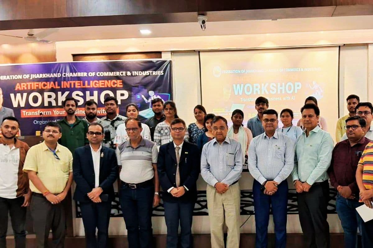 व्यापार को सुव्यवस्थित करने, उत्पादकता बढ़ाने और इनोवेशन को गति देने में सहायक AI, बोले डॉ संतोष कुमार