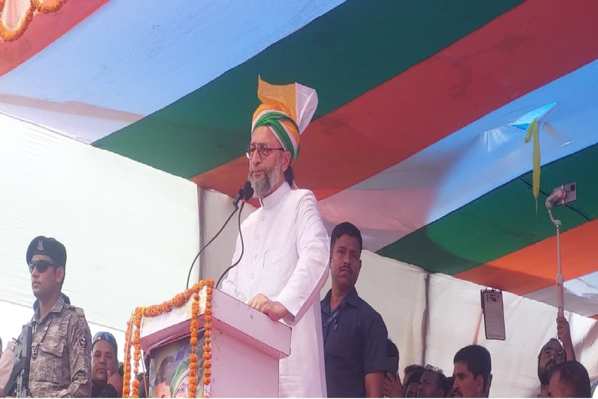 तिरंगा पगड़ी पहन ओवैसी बोले, वक्त पाकिस्तान को समझाने का नहीं, माकूल जवाब देने का है