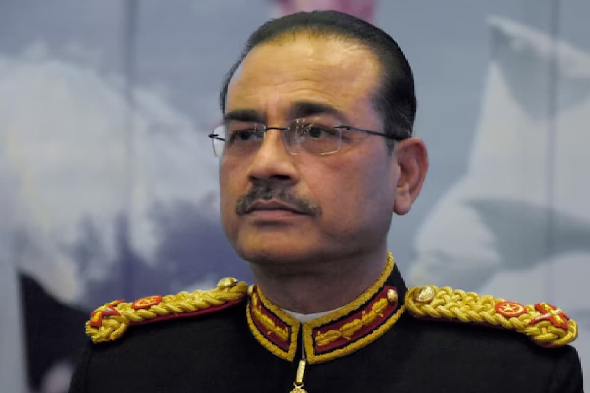 हाय रे! पाकिस्तान की लूली-लंगड़ी सरकार, असीम मुनीर के हाथों पूरी इकोनॉमी और बाजार?