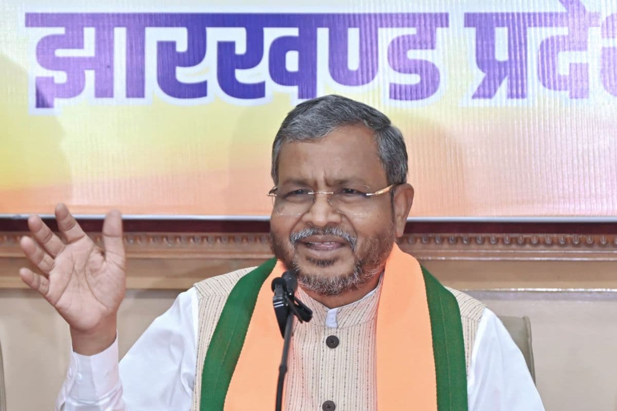 Babulal Marandi: सरना कोड की चिंता है तो धर्मांतरण पर रोक लगाएं, कांग्रेस-झामुमो पर जमकर बरसे बाबूलाल मरांडी