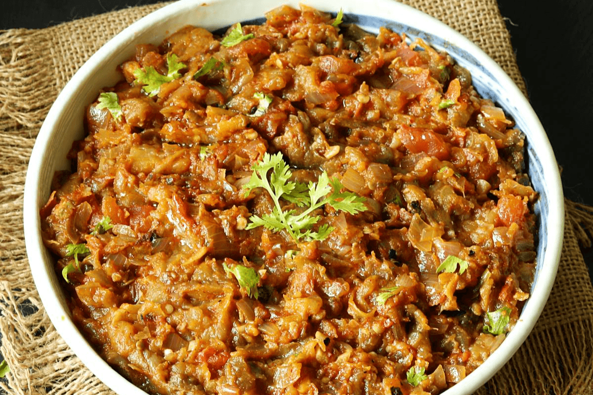 Baingan Bharta Recipe: देसी बैंगन का भरता और साथ में हो लिट्टी, इसका कोई तोड़ नहीं…