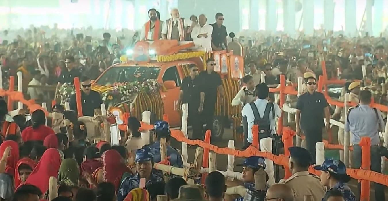 PM Modi in Bihar: ओपन जीप में सवार होकर सभा में पहुंचे पीएम मोदी, बिहार को दी अरबों की सौगात