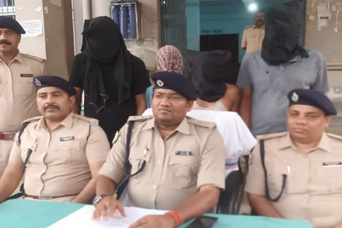 Bihar News: हथियार संग पुलिस के हत्थे चढ़े चार बदमाश, गैंगवार की साजिश नाकाम