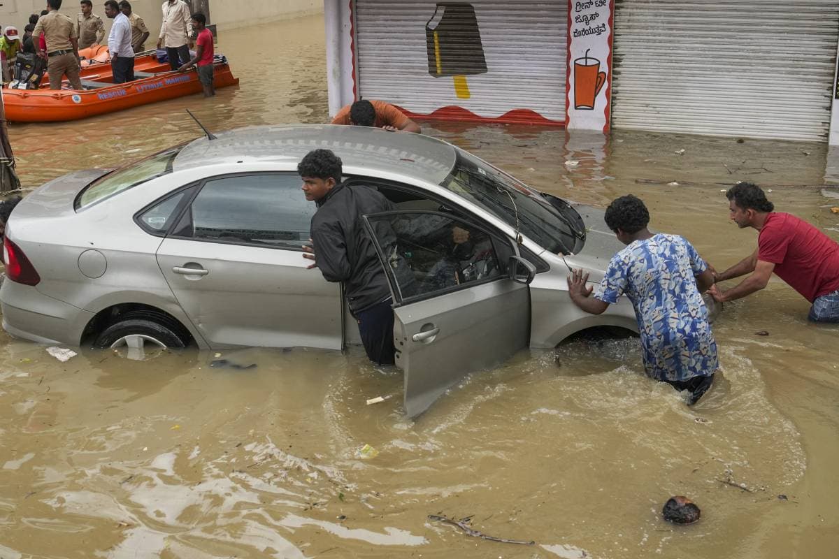 Bengaluru Rains : बेंगलुरु में और होगी बारिश, IMD का अलर्ट, डराने वाले वीडियो वायरल