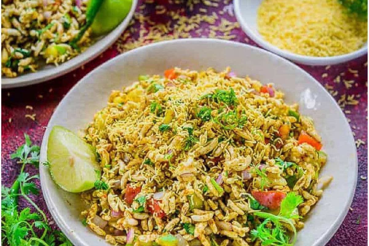 Bhel Puri Recipe: जब मन हो कुछ चटपटा,घर में बनाएं झटपट स्वादिष्ट भेल पूरी