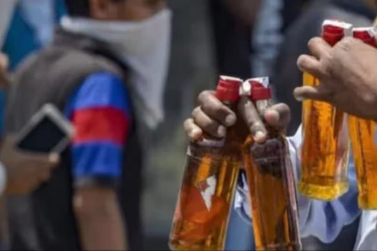 तहखाने में छिपाकर लाया जा रहा था शराब, भोजपुर में ट्रकों से लाखों का माल जब्त