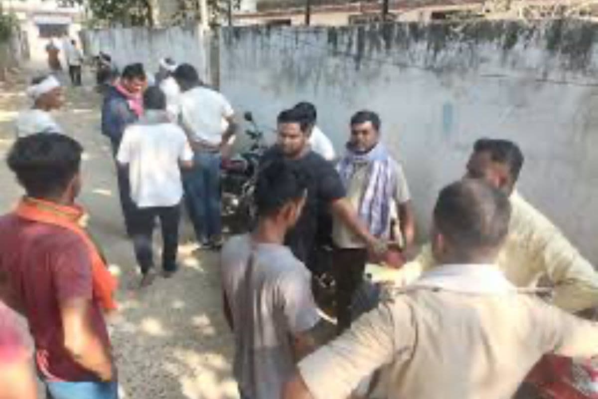 Bihar: बेटे की शादी के गहने खरीदकर लौट रहे पिता की चाकू मारकर हत्या, घर में पसरा मातम