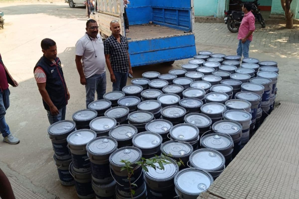 Bihar: बिहार में पिकअप से मिली जहरीली खेप! झारखंड से स्प्रिट लाकर सीवान में होनी थी सप्लाई