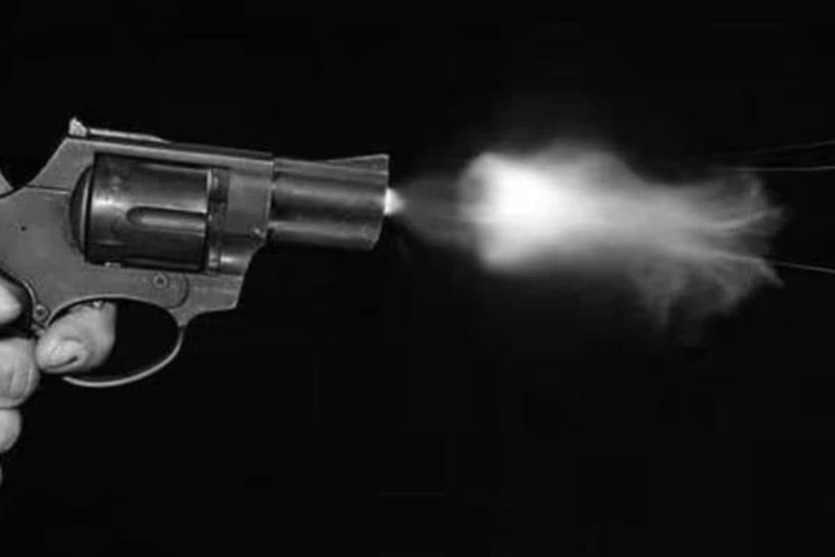 Bihar Teacher: बिहार में स्कूल जा रहे शिक्षक पर बदमाशों ने किया फायरिंग, पुलिस जांच में जुटी