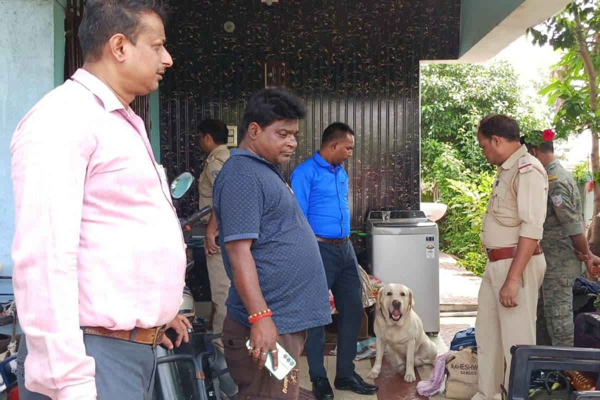 शादी समारोह में परिवार गया था औरंगाबाद, बोकारो डीसी ऑफिस के हेड क्लर्क के घर 12 लाख से अधिक की चोरी