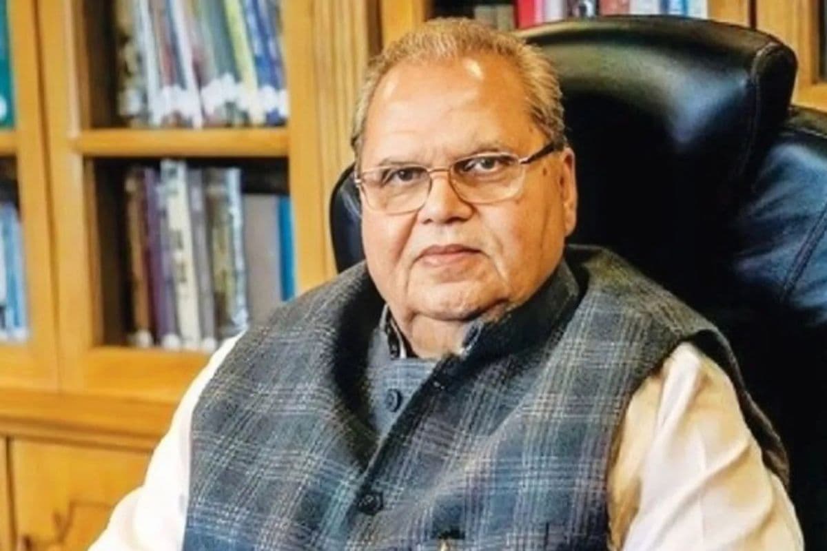 CBI ने सत्यपाल मलिक सहित 6 पर कसा शिकंजा, चार्जशीट दायर