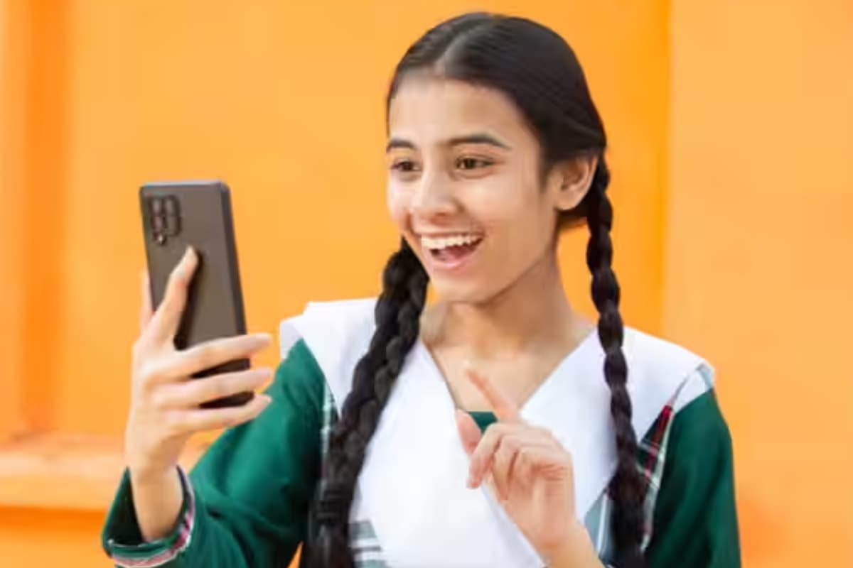 Kerala 12th Result 2025 OUT: सबसे पढ़े-लिखे राज्य में 23% बच्चे फेल, केरल बोर्ड 12वीं का रिजल्ट keralaresults.nic.in पर जारी