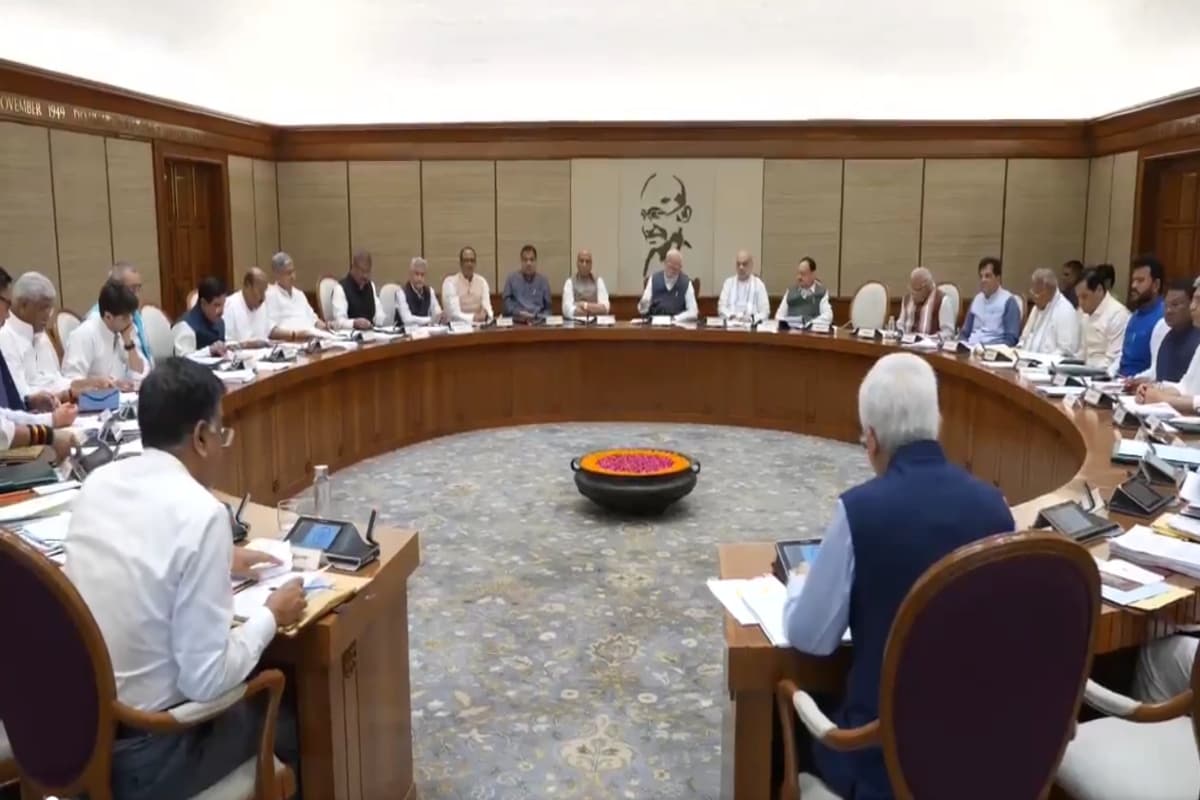 Cabinet Meeting: प्रधानमंत्री नरेंद्र मोदी ने की सेना के जवानों की जमकर तारीफ, ऑपरेशन सिंदूर से ढेर हुआ आतंक का किला
