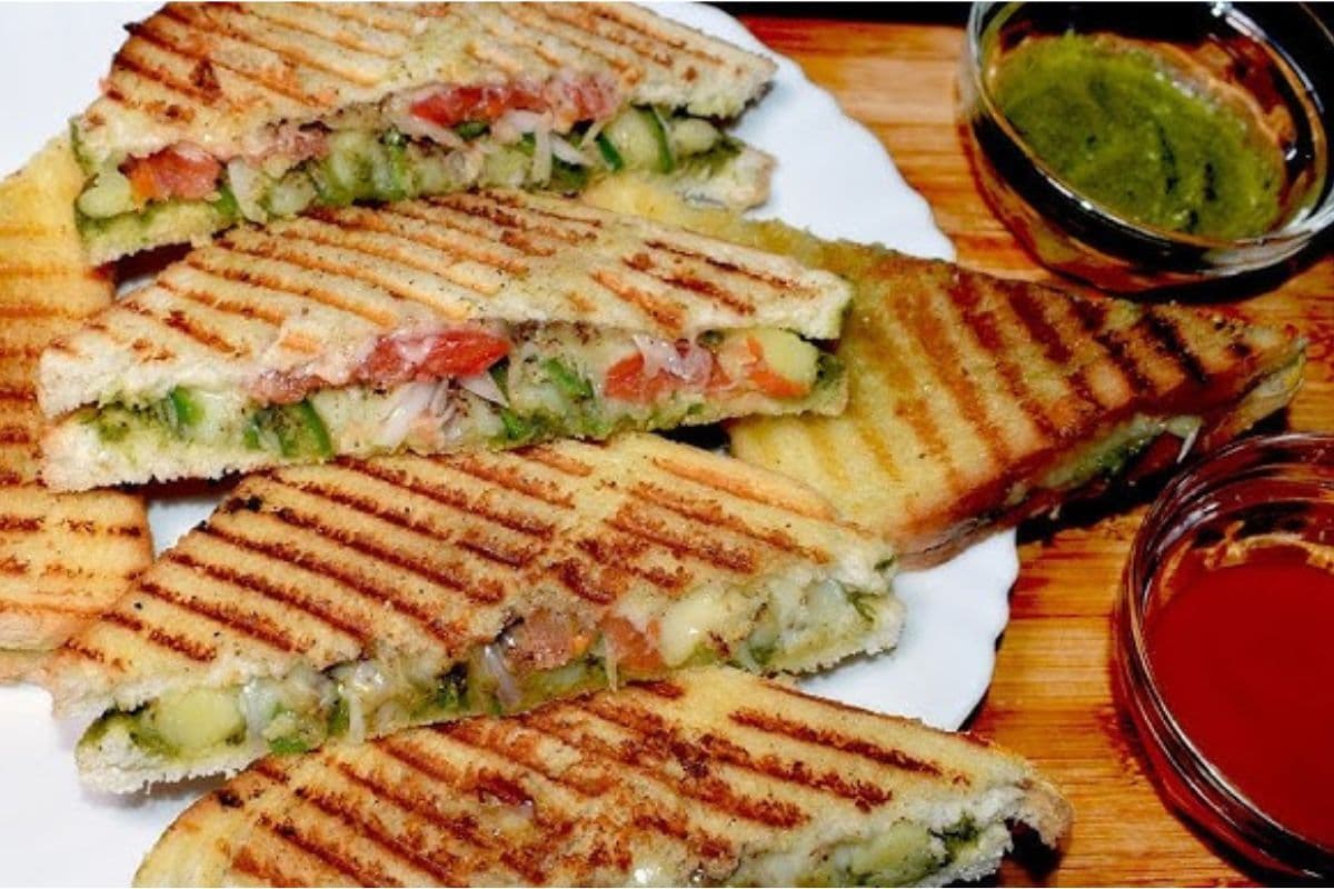 Cheese Sandwich Recipe: चाय के साथ लें गरमा-गरम और क्रिस्पी चीज सैंडविच का मजा