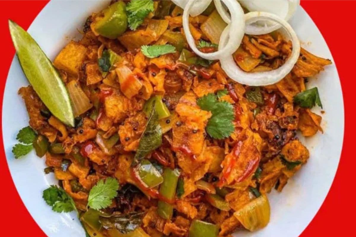 Chili Parotta Recipe: वायरल स्ट्रीट फूड चिली पराठा अब होगा आपकी थाली में, जानिए रेसिपी
