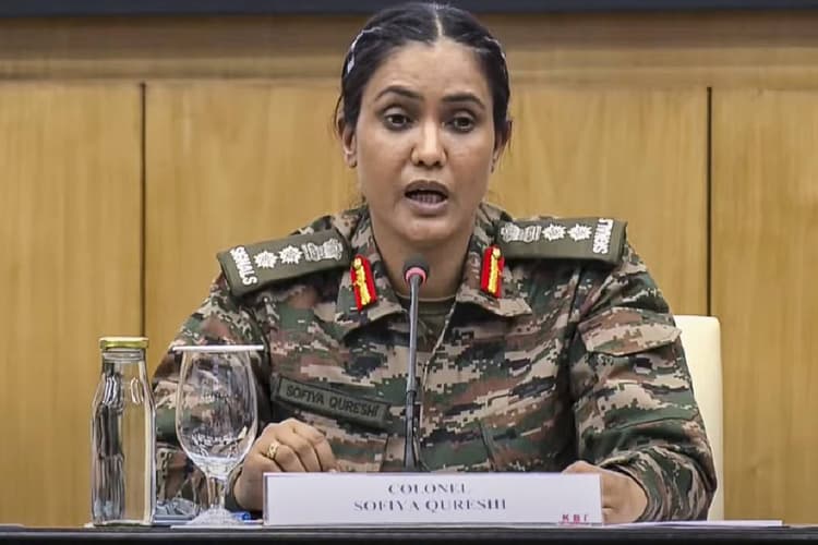 Sofiya Qureshi : कर्नल सोफिया कुरैशी पर कमेंट करना विजय शाह को पड़ा महंगा, देर रात एक्टिव हुई पुलिस