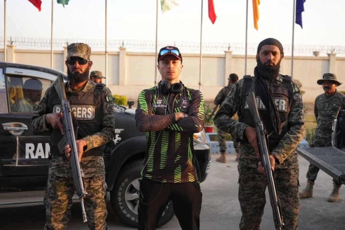 झूठ बोल रहे थे रिशाद हुसैन! टॉम करन का खुलासा; पाकिस्तानी आर्मी संग फोटो पोस्ट कर कही ये बात