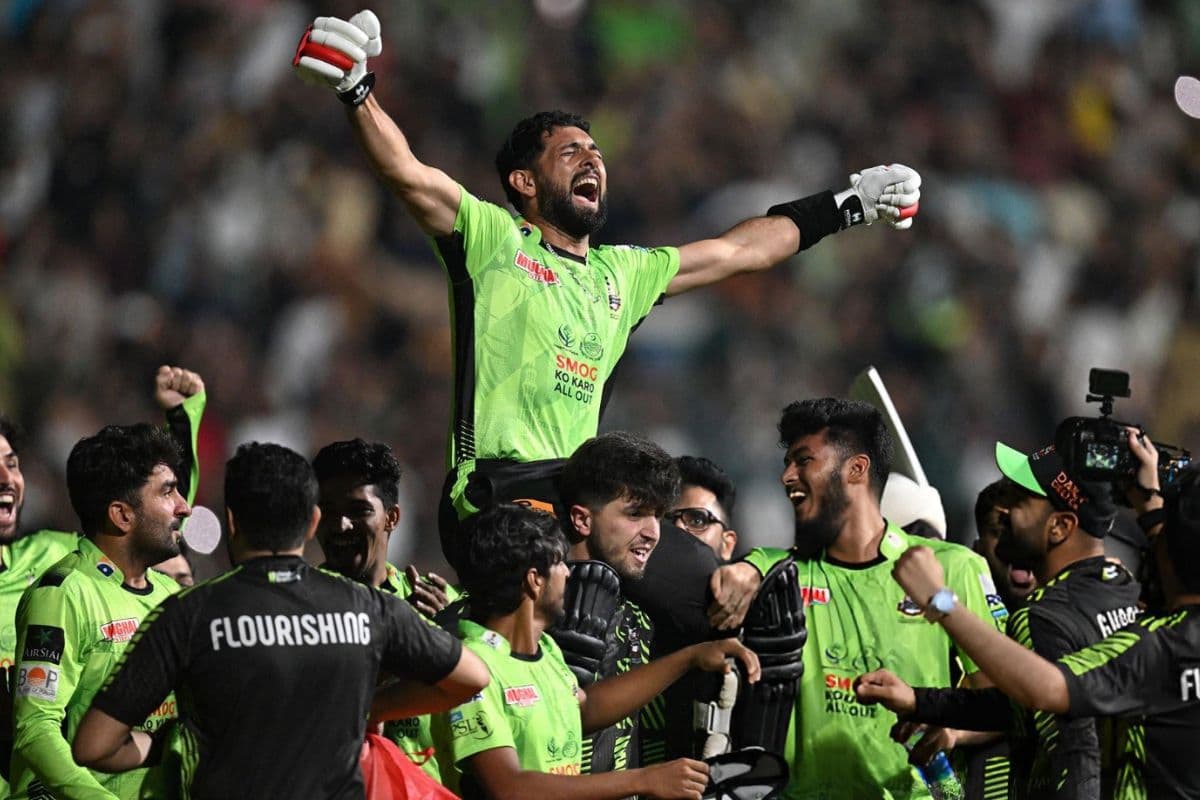 गजब! PSL फाइनल में टॉस से मात्र 10 मिनट पहले इंग्लैंड से आया खिलाड़ी, हीरो बन टीम को दिला दी जीत