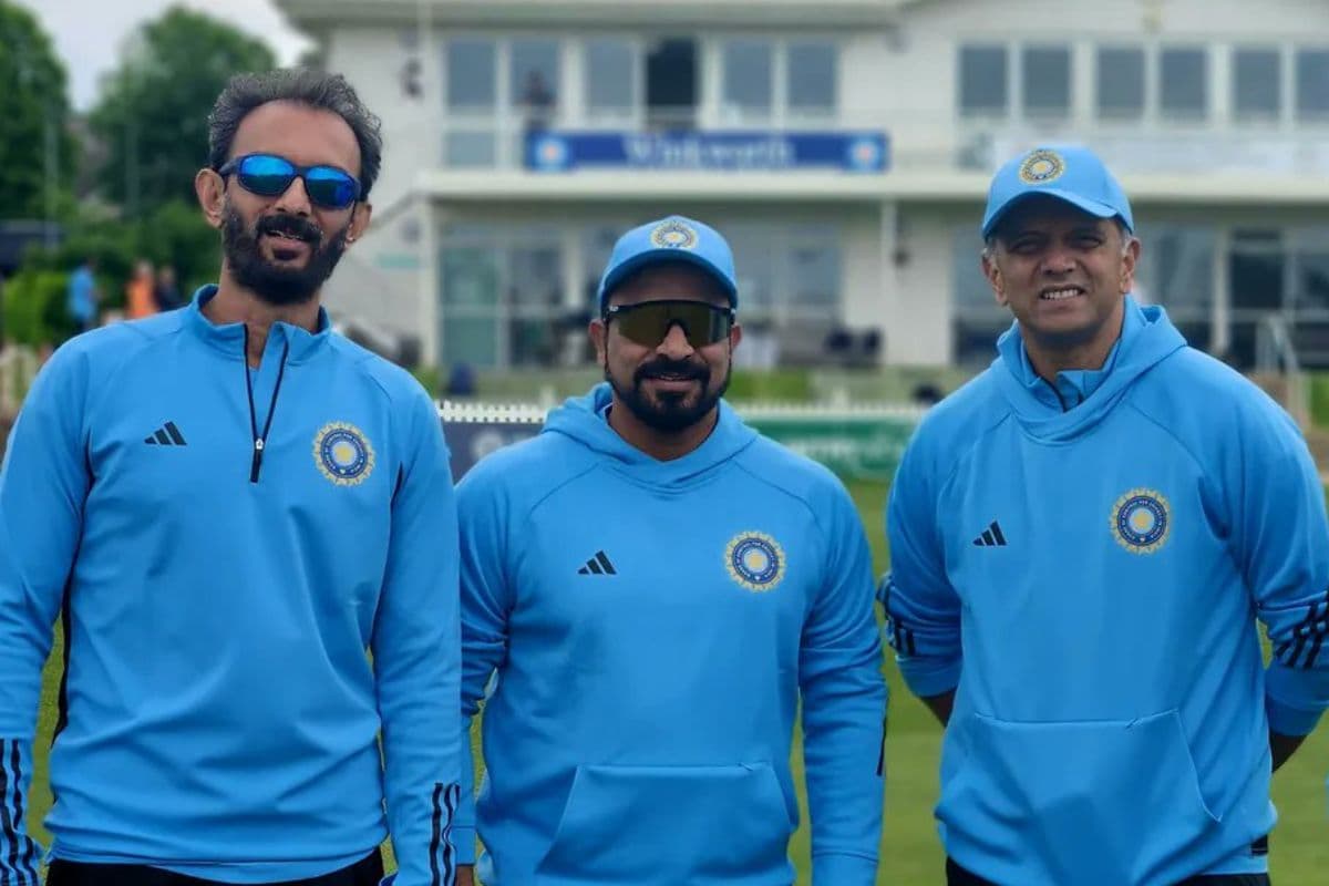 Vikram Rathour, Rahul Dravid and T Dilip from left to right.