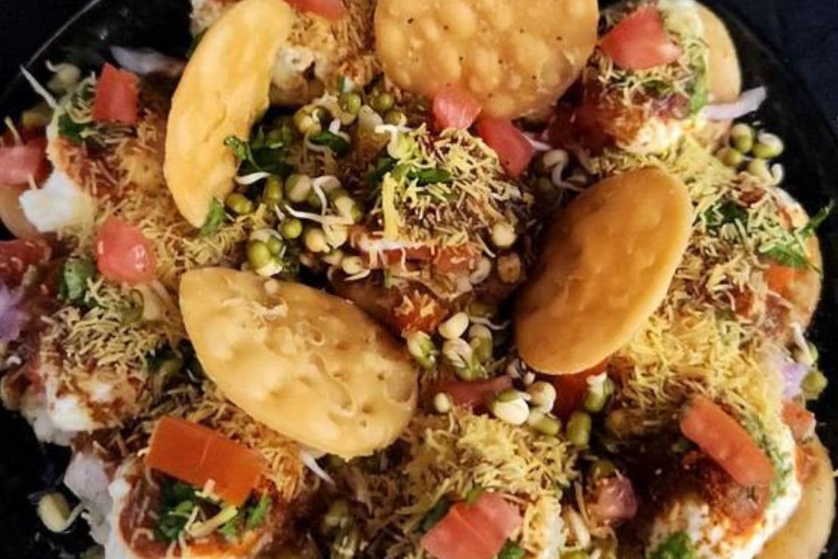 Dahi Papdi Chaat Recipe: मुंह में पानी ला देने वाली दही पापड़ी चाट,मिनटों में करें तैयार