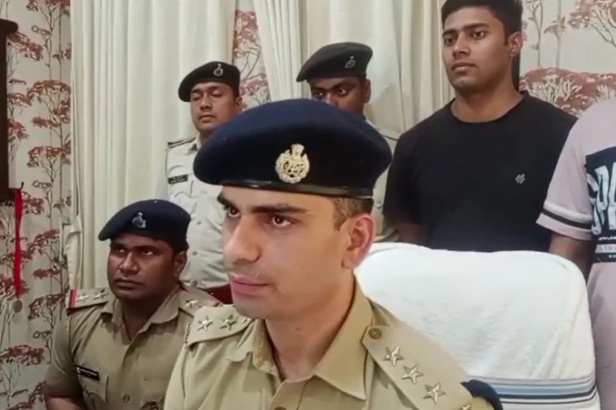 Patna News: दानापुर अपराध की योजना बनाते हुए दो अपराधी को गिरफ्तार, चोरी का बाइक बरामद