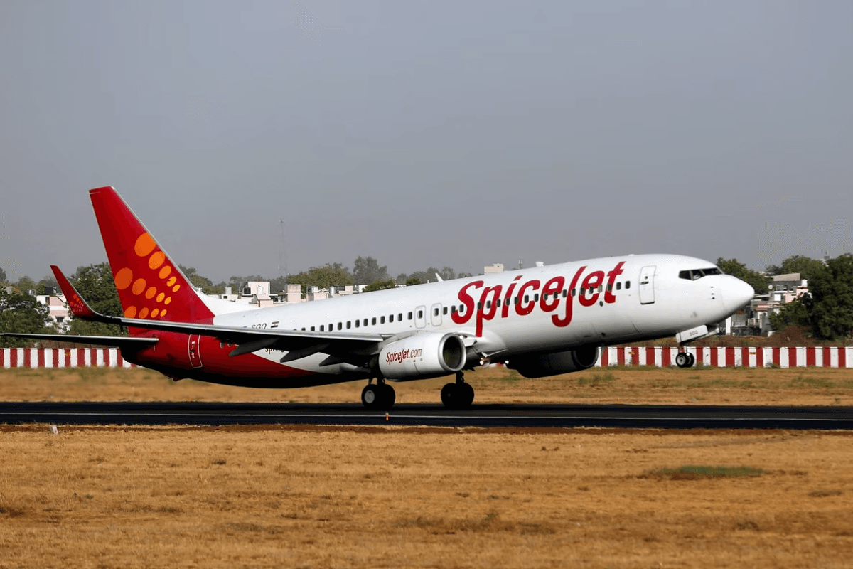 Darbhanga Airport: दरभंगा-बेंगलुरु के बीच फ्लाइट शुरू, पहले ही दिन 3 घंटे की देरी