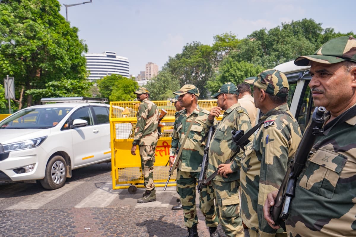 Delhi Security During Mock Drill: दिल्ली में कल मॉक ड्रिल, बढ़ाई गई सुरक्षा व्यवस्था, कई गश्ती इकाई तैनात