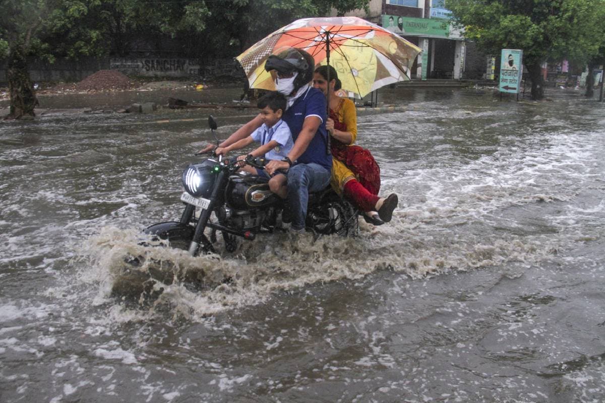 Delhi Rain : फिर मचेगी तबाही! दिल्ली-एनसीआर में चलेगी आंधी, भारी बारिश का अलर्ट
