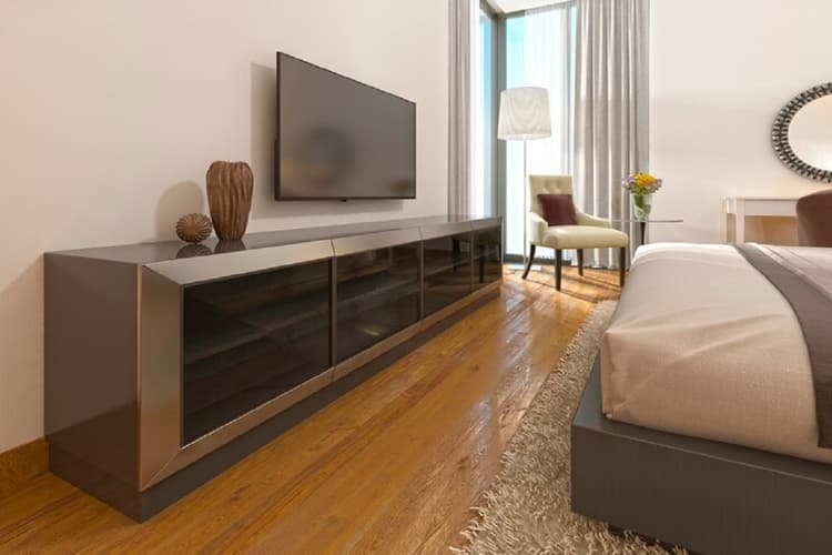Feng Shui Tips: अगर आप भी कर रहे हैं जीवन में ये गलती, तो कोसो दूर भाग जाएगी सुख-और शांति