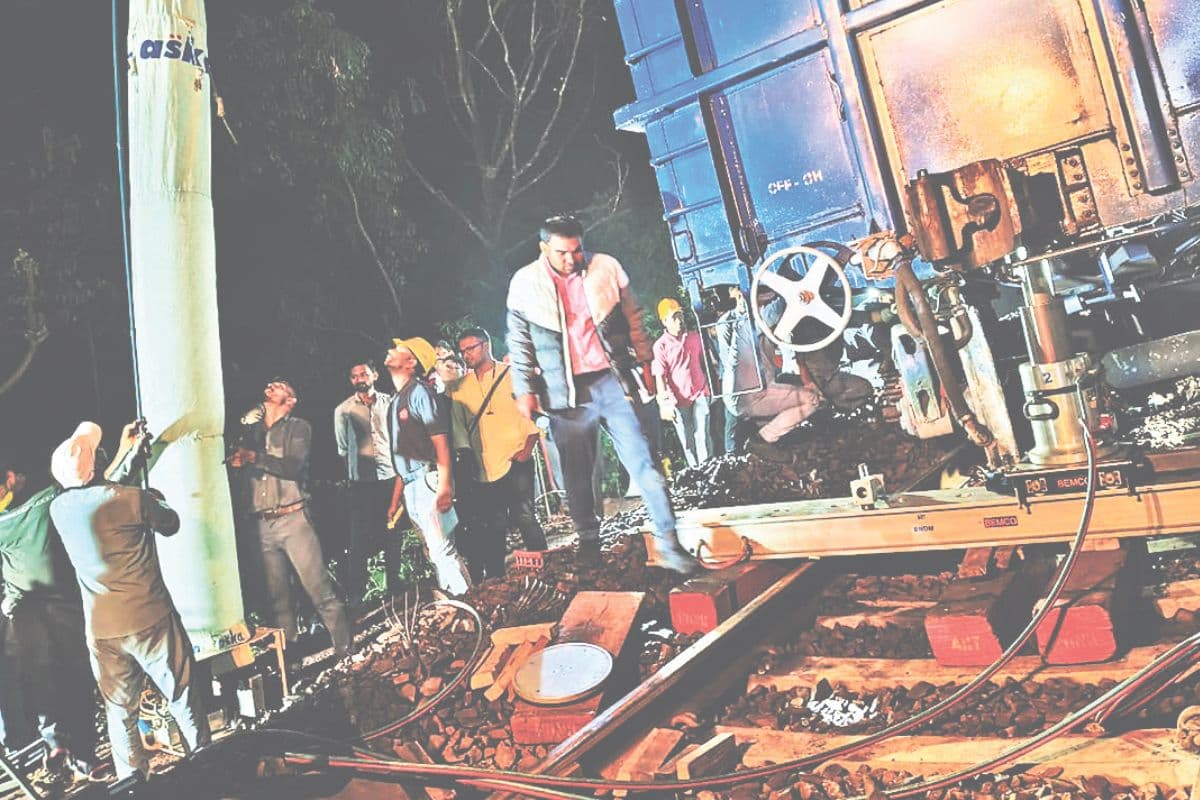 Goods Train Derailed: बिमलगढ़ स्टेशन के पास 5, बांसपानी में मालगाड़ी के 4 डिब्बे बेपटरी, DRM ने दिए जांच के आदेश