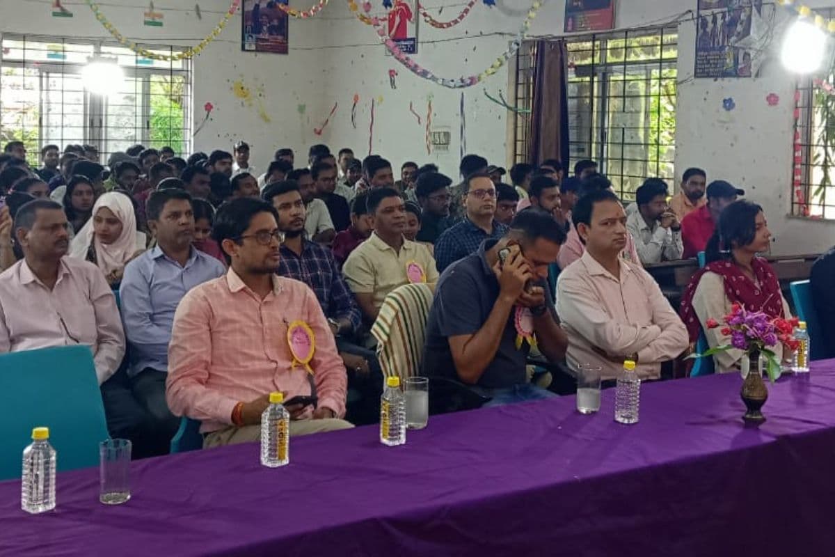 हजारीबाग के सरकारी बीएड कॉलेज में रंगारंग कार्यक्रम का आयोजन, शिक्षा अधिकारियों का हुआ शानदार स्वागत