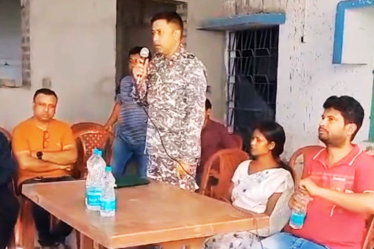 India Pakistan Conflict: पानागढ़ में एयरफोर्स ने पंचायत सदस्यों के साथ बीडीओ ऑफिस में की अहम बैठक