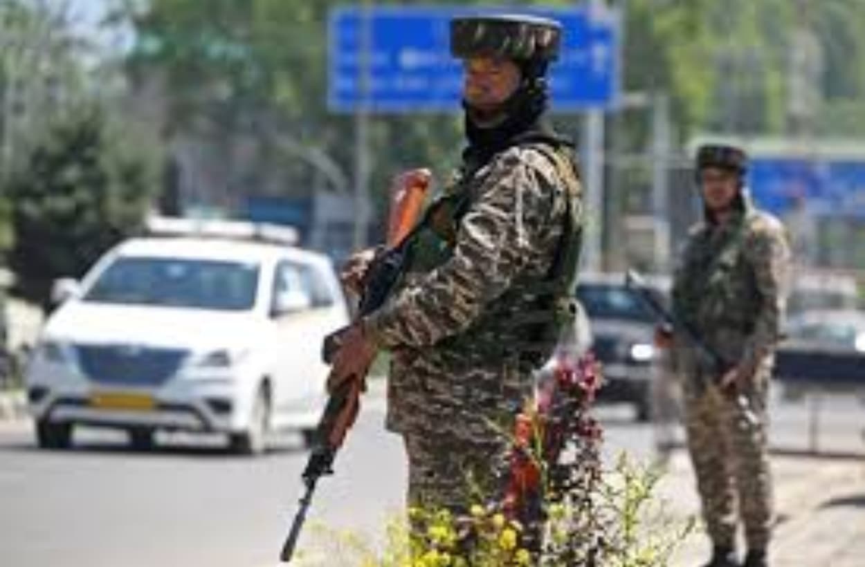 India-Pakistan Tension: हमले के डर से दहला पाकिस्तान! KPK के 29 जिलों में लगाए जा रहे एयर सायरन