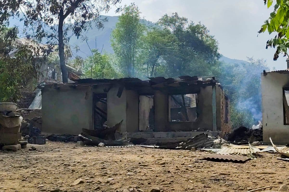 India Pakistan War: भारत के एयर स्ट्राइक में 31 आतंकवादी ढेर, पाकिस्तानी गोलीबारी में एक जवान शहीद