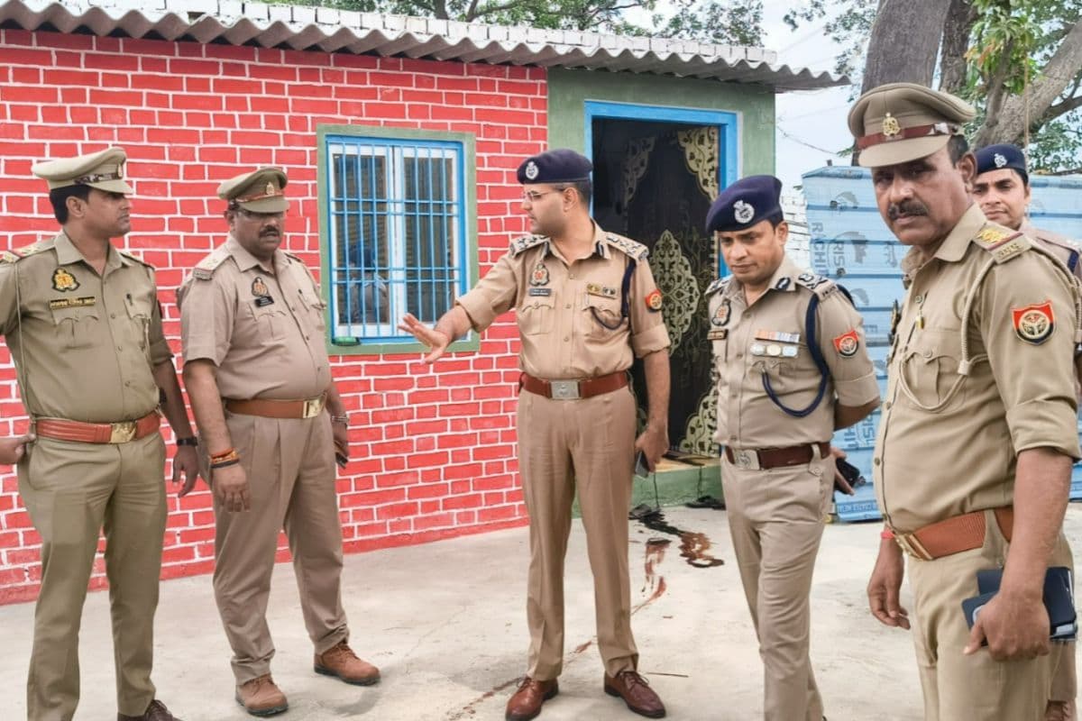 ट्रिपल मर्डर से दहला उत्तर प्रदेश, परिवार के तीन लोगों की मौत, इलाके में दहशत