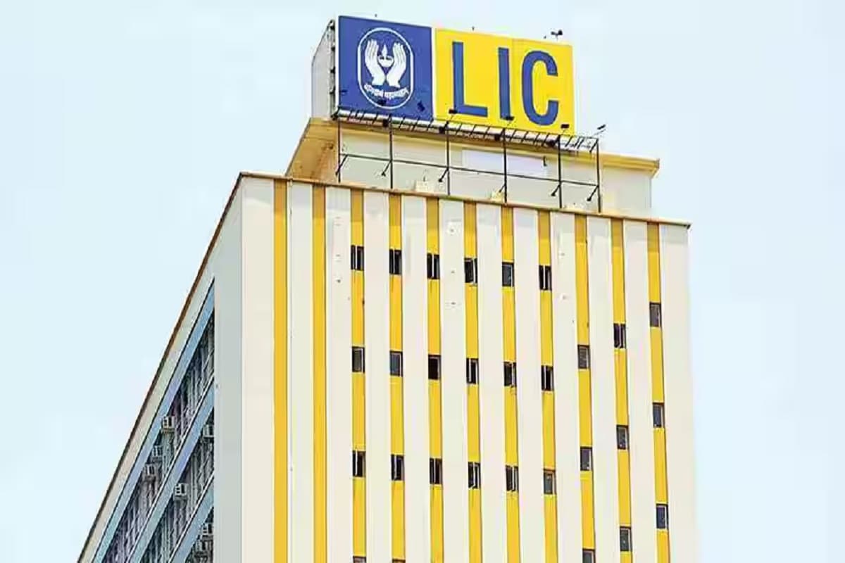LIC ने रच दिया इतिहास, 24 घंटे में सबसे अधिक लाइफ इंश्योरेंस पॉलिसी बेचकर बनाया गिनीज वर्ल्ड रिकॉर्ड