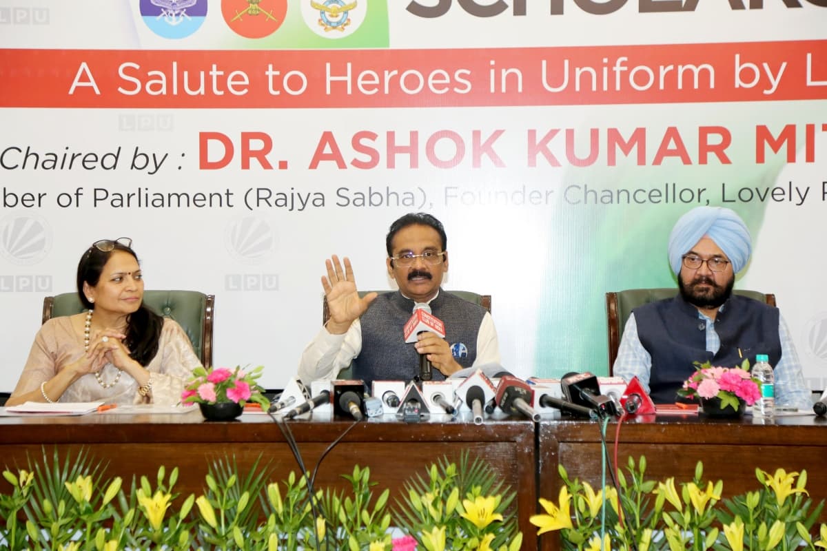 लवली प्रोफेशनल यूनिवर्सिटी में ट्यूशन फीस माफ, आर्म्ड फोर्सेज के लिए 100 फीसदी स्कॉलरशिप