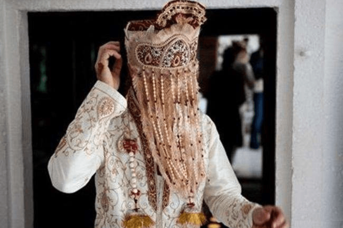 Love Affairs: टॉयलेट के बहाने मंडप से फरार हुआ दूल्हा, सरपंच पहुंच गए गांव, फैसले ने किया हैरान