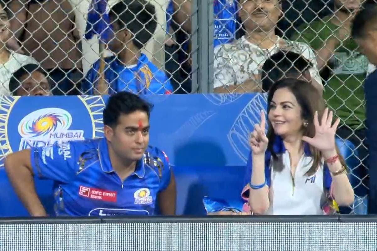 नीता अंबानी ने जीत के बाद दिखाई 6 उंगलियां, इस इशारे ने इंटरनेट पर मचाया तहलका