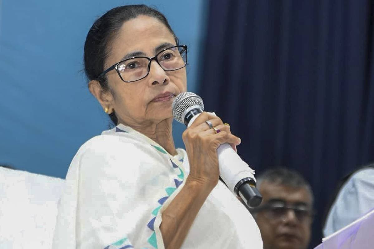 Niti Aayog Meeting : ममता बनर्जी ने पीएम मोदी से बनाई दूरी, नीति आयोग की बैठक में नहीं पहुंचीं