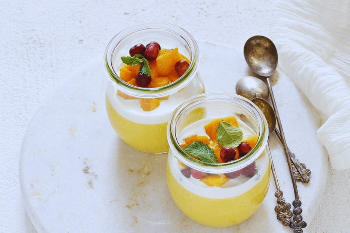 Mango Bango Recipe: गर्मी में लें मैंगो बैंगो ड्रिंक का मजा जानें रेसिपी जो बना देगी दिन को ताजगी से भरपूर