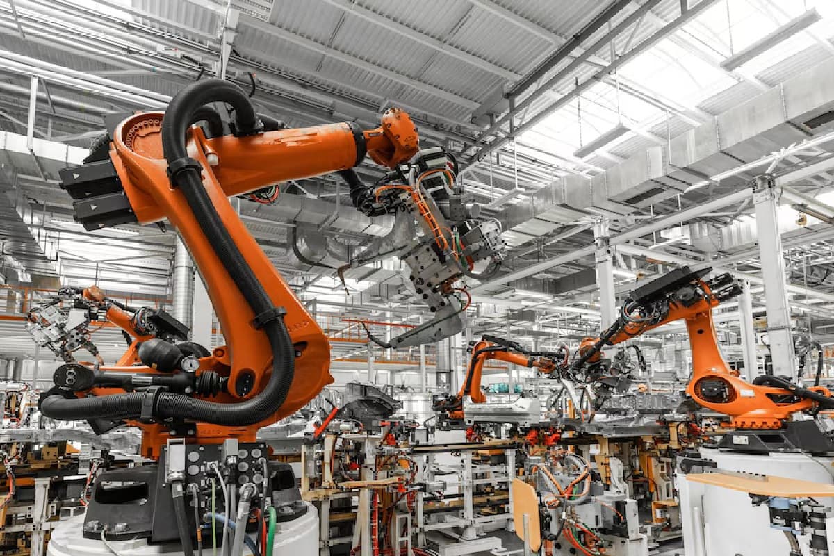 PMI: मैन्युफैक्चरिंग सेक्टर जोरदार वृद्धि, अप्रैल 2025 में पीएमआई 10 महीने के उच्चतम स्तर पर