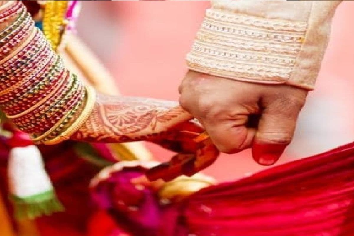 Astro Tips For Love Marriage : लव मैरिज के लिए चुटकियों में मान जाएंगे घरवाले, रोज कीजिए ये 5 उपाय