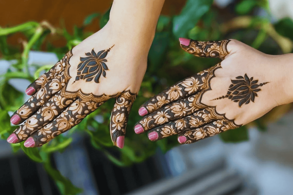 Engagement Mehndi Designs: सगाई के खास दिन पर लगाएं ये 5 खूबसूरत मेहंदी डिजाइंस हर कोई करेगा तारीफ