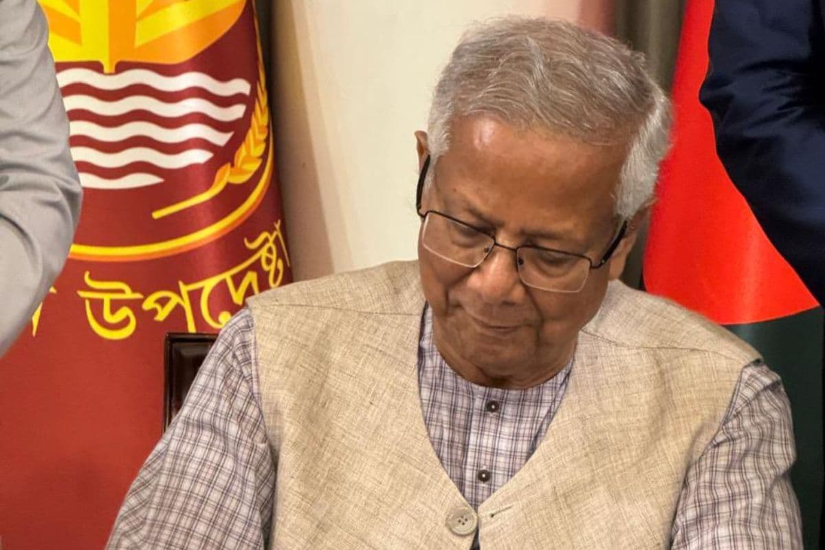 Bangladesh News: बांग्लादेश में सियासी तूफान, क्या पद से इस्तीफा देंगे मोहम्मद यूनुस? आया बड़ा अपडेट