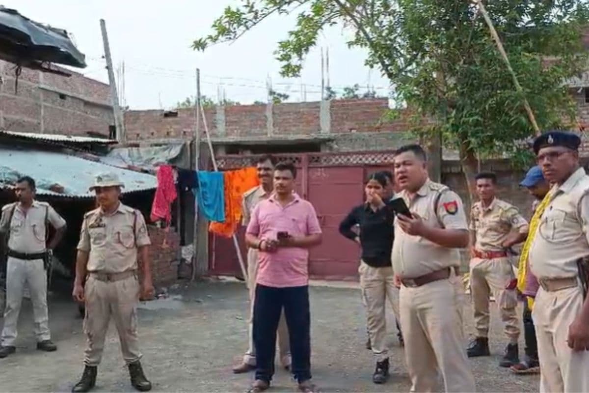 Online Love Story: फ्री फायर गेम खेलते-खेलते हुई दोस्ती, फिर प्यार, झारखंड का नाबालिग असम से प्रेमिका को लेकर हुआ फरार